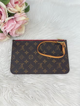 Load image into Gallery viewer, Neverfull Pouch MM Cerise SKU6292