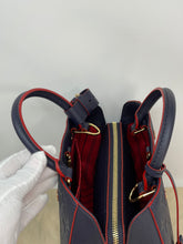 Load image into Gallery viewer, Montaigne Empreinte BB SKU1277