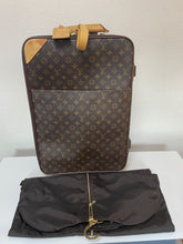 Load image into Gallery viewer, Pegase 55 Luggage Monogram