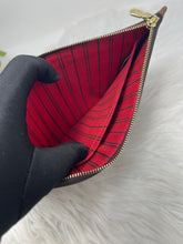 Load image into Gallery viewer, Neverfull Pouch MM DE SKU6293