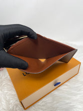 Load image into Gallery viewer, Kisslock Wallet SKU6355