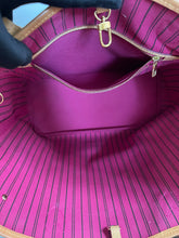 Load image into Gallery viewer, Neverfull MM Pivione SKU6392