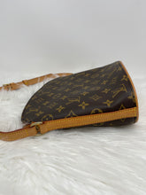 Load image into Gallery viewer, Drouot Crossbody SKU1540