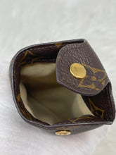 Load image into Gallery viewer, Sunglass Case SKU1624