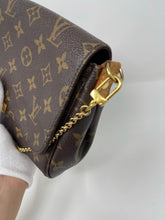 Load image into Gallery viewer, Favorite MM Monogram