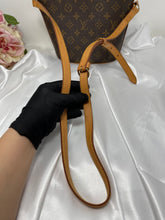 Load image into Gallery viewer, Drouot Crossbody SKU6244
