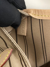 Load image into Gallery viewer, Neverfull GM Beige SKU6294