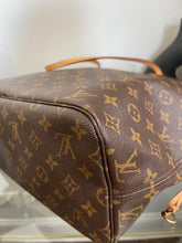 Load image into Gallery viewer, Neverfull MM Pivione SKU6392