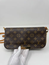 Load image into Gallery viewer, Favorite MM Monogram