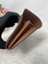 Load image into Gallery viewer, Sarah Wallet SKU6331