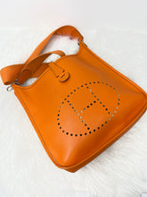 Load image into Gallery viewer, Hermes Evelyne PM SKU