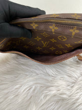 Load image into Gallery viewer, Jeune Fille Monogram SKU717