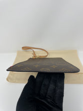 Load image into Gallery viewer, Neverfull Pouch MM Pivione