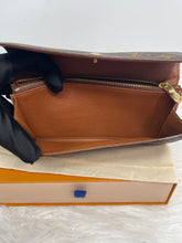 Load image into Gallery viewer, Sarah Wallet SKU6143