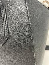 Load image into Gallery viewer, Givenchy Antigona SM SKU734