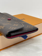 Load image into Gallery viewer, Emilie Wallet Fuchsia SKU6082