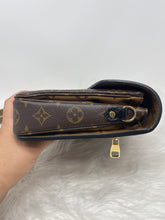 Load image into Gallery viewer, Pochette Metis Reverse SKU6020