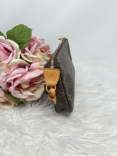 Load image into Gallery viewer, Pochette Accesories SKU6315
