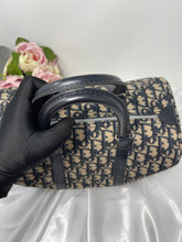 Load image into Gallery viewer, Dior Boston 25 SKU6258