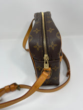 Load image into Gallery viewer, Trocadero 27 SKU1273
