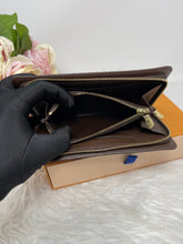 Load image into Gallery viewer, Zippy Wallet DE SKU6361