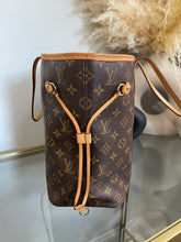 Load image into Gallery viewer, Neverfull MM Pivione SKU6392