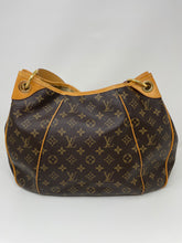 Load image into Gallery viewer, Galleria PM Monogram