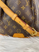 Load image into Gallery viewer, Menilmontant PM Monogram SKU740