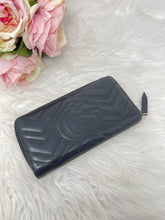 Load image into Gallery viewer, Gucci Marmont Wallet