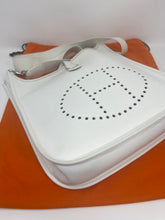 Load image into Gallery viewer, Hermes Evelyne I SKU901