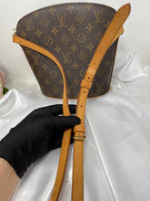 Load image into Gallery viewer, Drouot Crossbody SKU6244