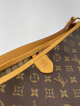 Load image into Gallery viewer, Delightful MM Monogram