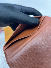 Load image into Gallery viewer, Kisslock Wallet SKU6355