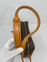 Load image into Gallery viewer, Trocadero 27 SKU1273