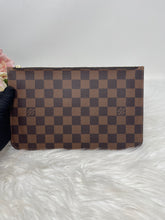 Load image into Gallery viewer, Neverfull Pouch MM DE SKU6293