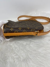 Load image into Gallery viewer, Drouot Crossbody SKU1540