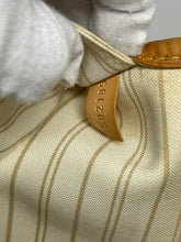 Load image into Gallery viewer, Neverfull GM Azur SKU1247