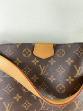 Load image into Gallery viewer, Graceful MM Monogram SKU703