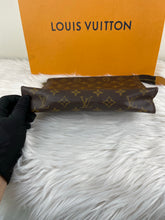 Load image into Gallery viewer, Toiletry 26 SKU741