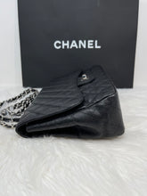 Load image into Gallery viewer, Chanel Classic Jumbo SHW