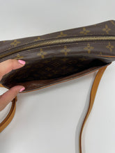 Load image into Gallery viewer, Trocadero 27 SKU1273
