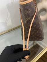Load image into Gallery viewer, Neverfull GM Beige SKU6294