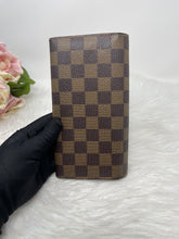 Load image into Gallery viewer, Sarah DE Wallet SKU6335