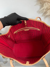 Load image into Gallery viewer, Neverfull MM Cerise SKU6340
