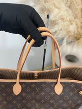 Load image into Gallery viewer, Neverfull GM Beige SKU6294