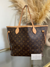 Load image into Gallery viewer, Neverfull MM Cerise SKU6340