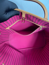 Load image into Gallery viewer, Neverfull MM Pivione SKU6267