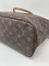 Load image into Gallery viewer, Neverfull MM Cherry Red SKU1177