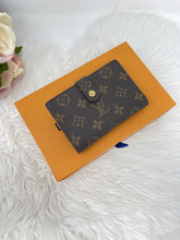 Load image into Gallery viewer, Kisslock Wallet SKU6355