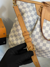Load image into Gallery viewer, Siracusa GM SKU6272